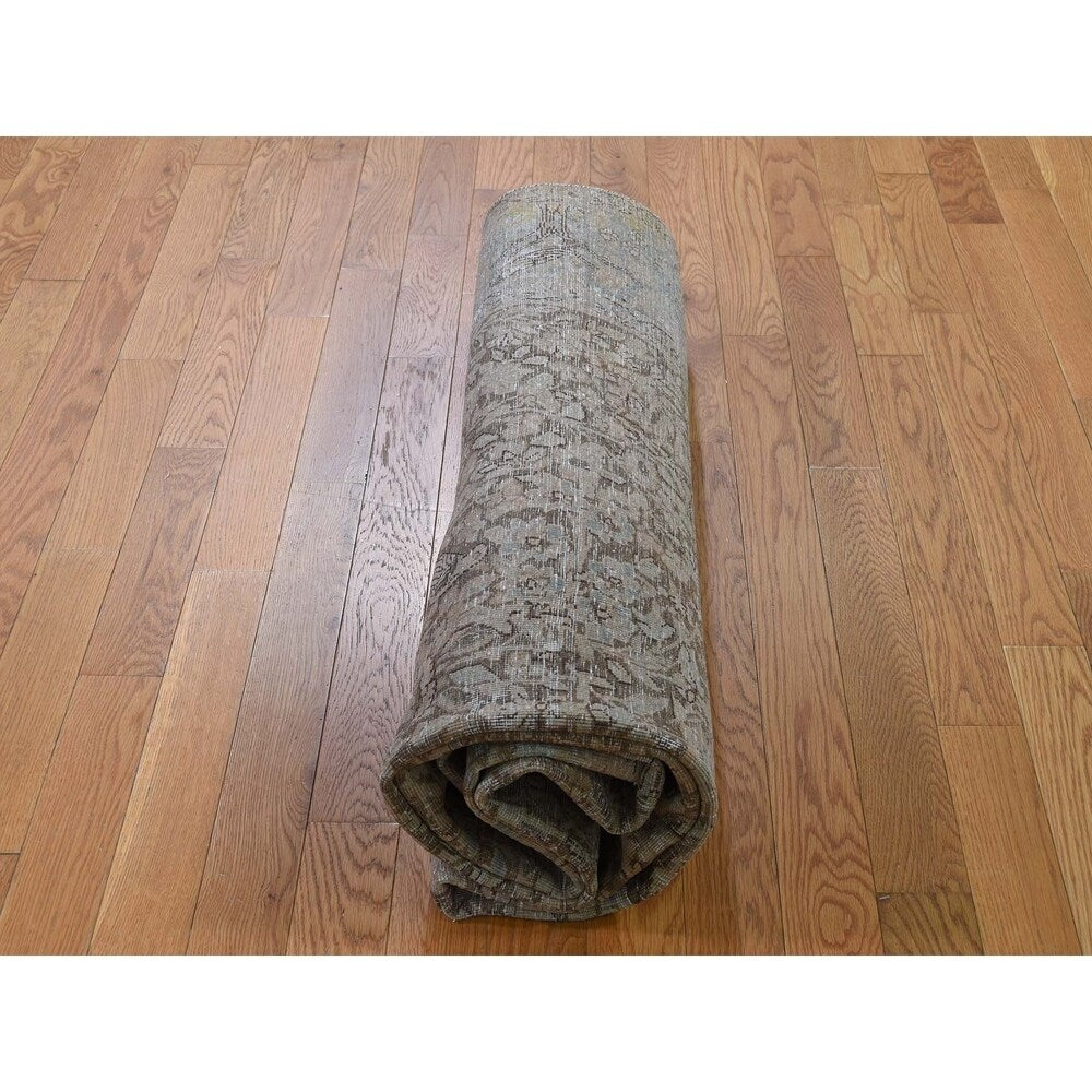 Shahbanu Rugs Hand-Knotted White Wash Vintage Kerman With Birds Worn Pile Rug (6'3" x 9'1") - 6'3" x 9'1"