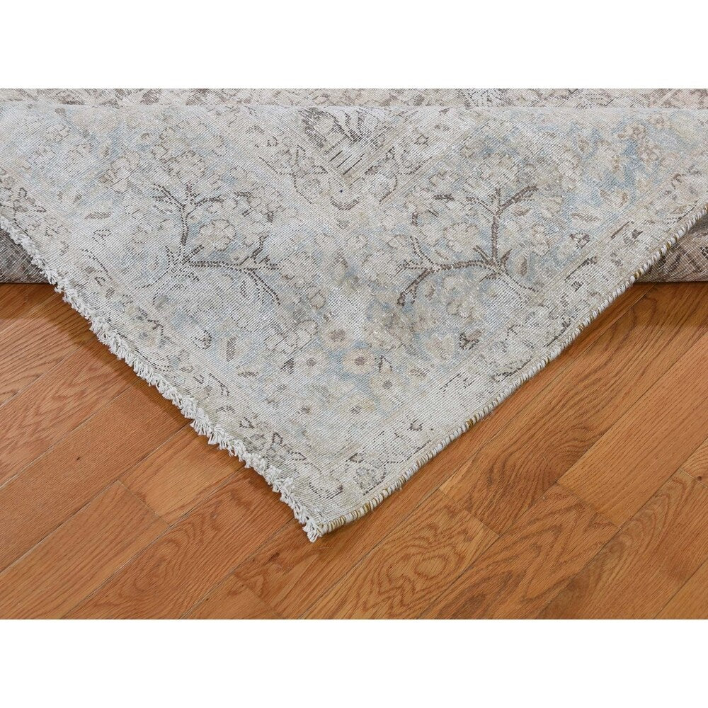 Shahbanu Rugs Hand-Knotted White Wash Vintage Kerman With Birds Worn Pile Rug (6'3" x 9'1") - 6'3" x 9'1"