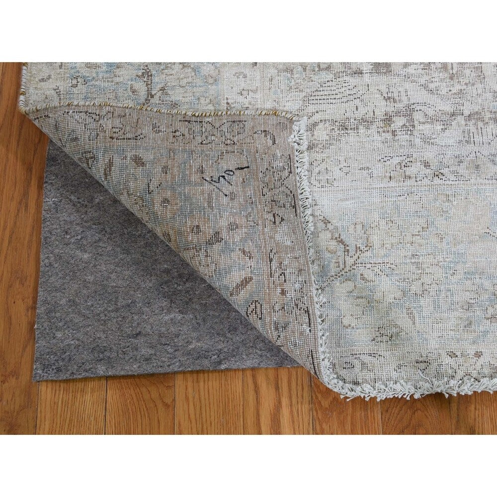 Shahbanu Rugs Hand-Knotted White Wash Vintage Kerman With Birds Worn Pile Rug (6'3" x 9'1") - 6'3" x 9'1"