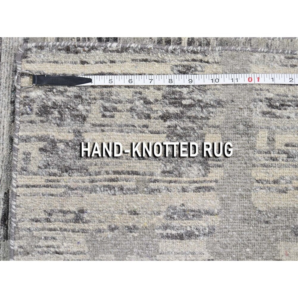 Shahbanu Rugs Hand Spun Gray Undyed Natural Wool Modern Runner Oriental Hand-Knotted Rug (2'6" x 8'2") - 2'6" x 8'2"