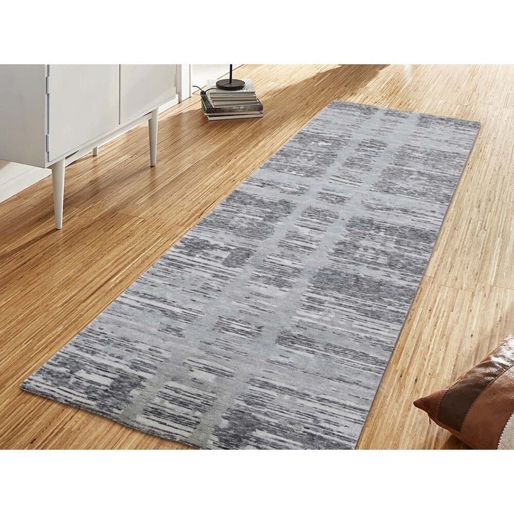 Shahbanu Rugs Hand Spun Gray Undyed Natural Wool Modern Runner Oriental Hand-Knotted Rug (2'6" x 8'2") - 2'6" x 8'2"