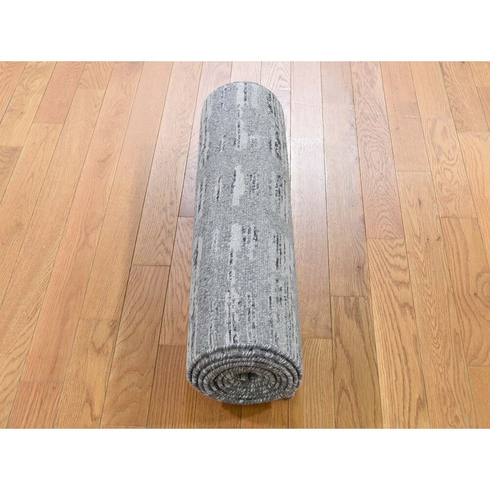 Shahbanu Rugs Hand Spun Gray Undyed Natural Wool Modern Runner Oriental Hand-Knotted Rug (2'6" x 8'2") - 2'6" x 8'2"