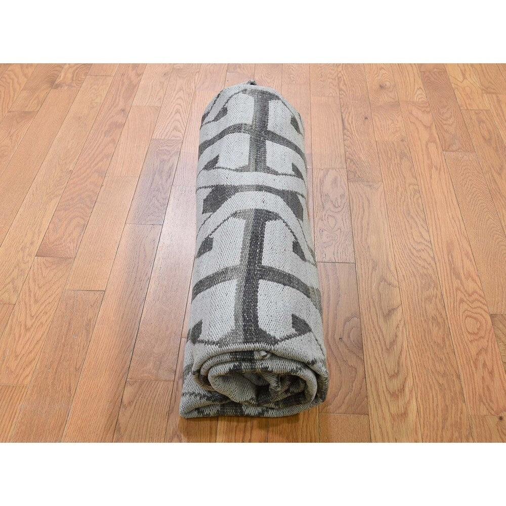 Shahbanu Rugs Hand Woven Flat Weave Pure Wool Reversible Round Kilim Oriental Rug (8'0" x 8'0") - 8'0" x 8'0"
