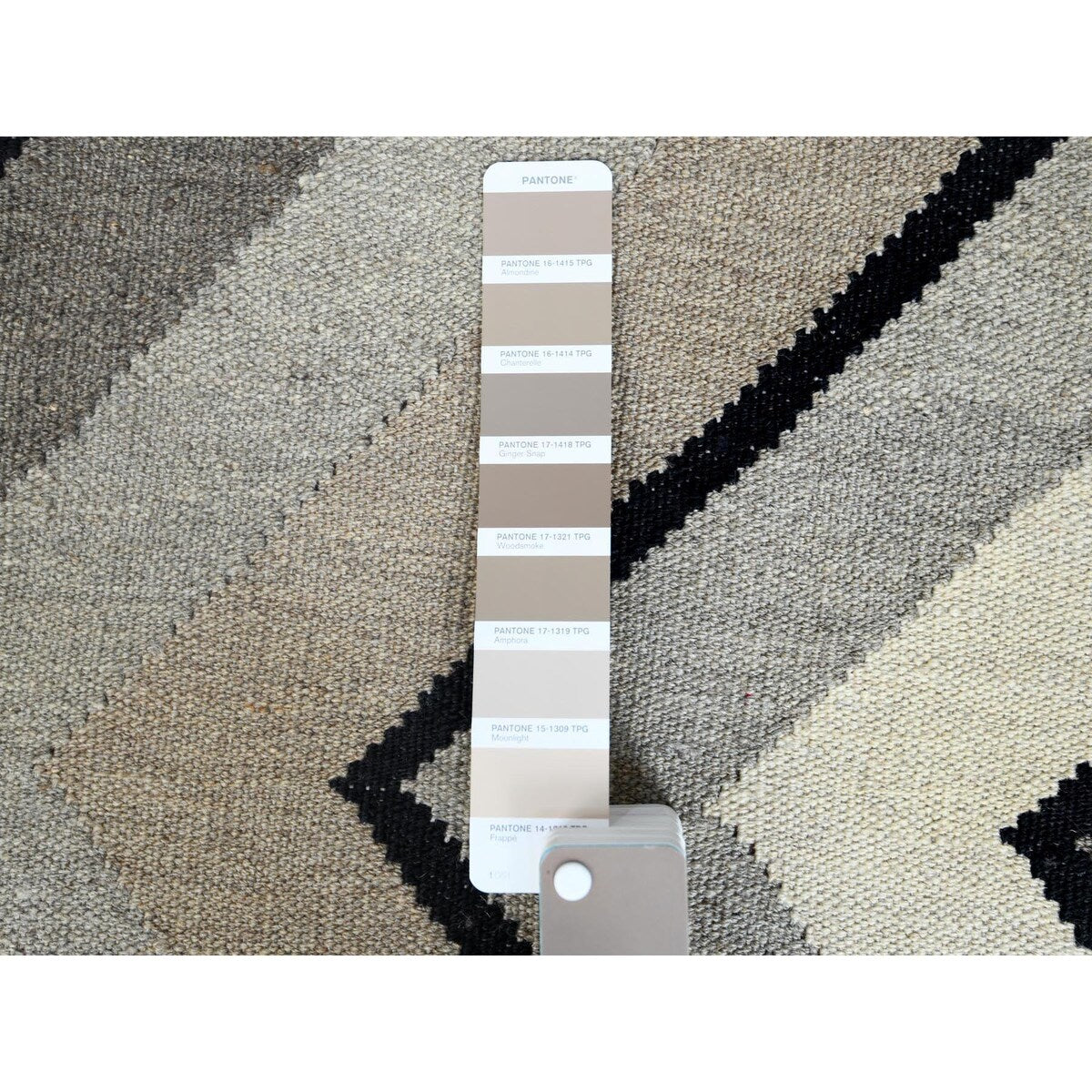 Shahbanu Rugs Hand Woven Taupe Geometric Zigzag Design Flat Weave Kilim Handspun Wool Reversible Oriental Rug (9'2" x 12'0")