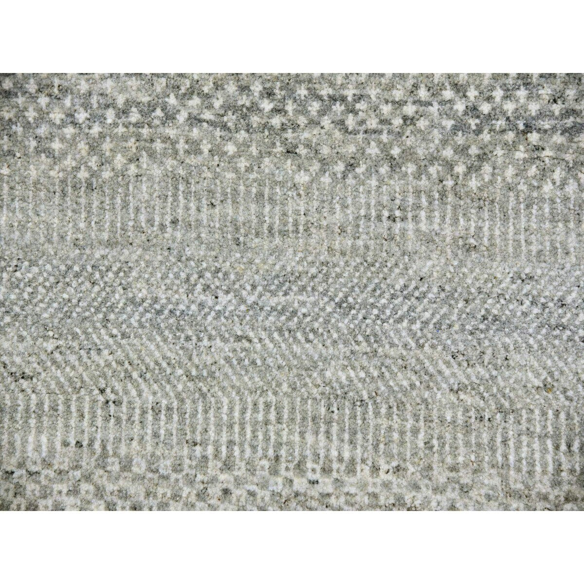 Shahbanu Rugs Heather Gray, Modern Grass Design, Tone on Tone, Undyed 100% Wool, Hand Knotted, Square Oriental Rug (8'1" x 8'2")