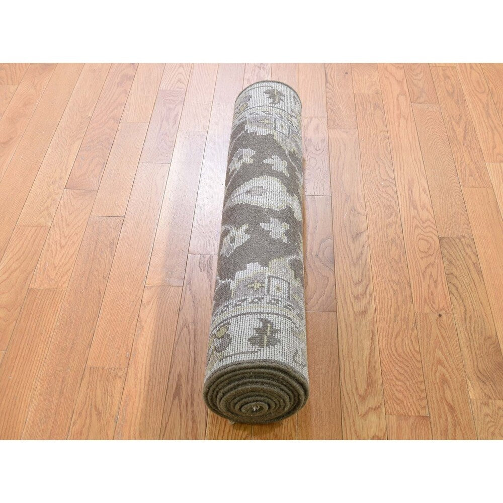 Shahbanu Rugs Indo Oushak Pure Wool Hand-Knotted Runner Oriental Rug (3'2" x 9'9") - 3'2" x 9'9"