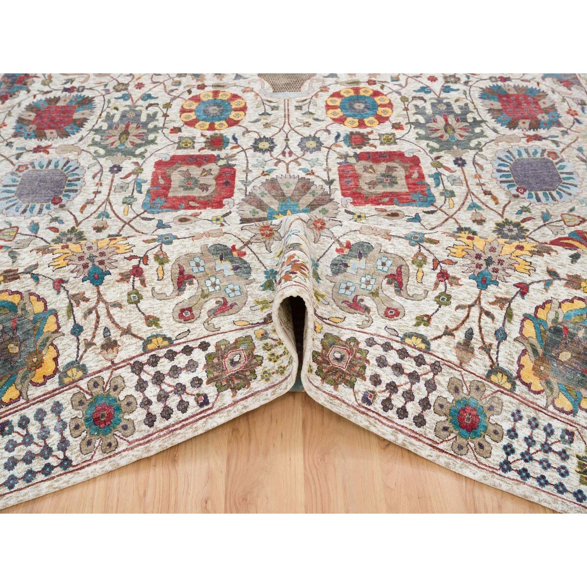 Shahbanu Rugs Ivory Tabriz Vase Flower Design Silk Textured Wool Hand Knotted Dense Weave Soft and Lush Rug (10'2" x 14'3")
