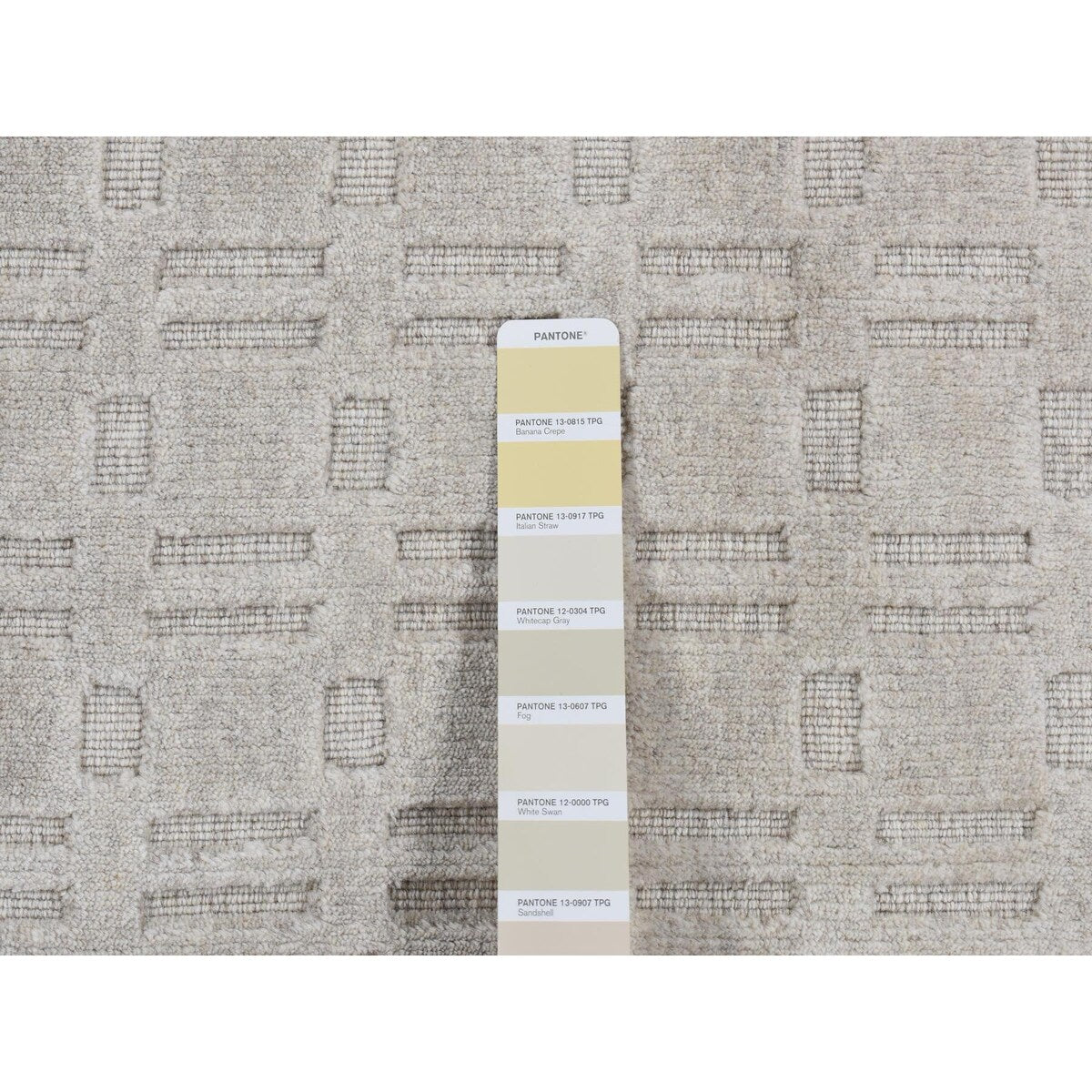 Shahbanu Rugs Ivory, Hand Loomed, Pure Wool, Tone on Tone Design, Oriental Rug (5'1" x 7'1") - 5'1" x 7'1"