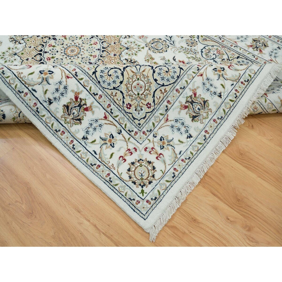 Shahbanu Rugs Ivory, Nain with Center Medallion Flower Design 250 KPSI, Pure Wool Hand Knotted, Oriental Rug (6'1" x 9'4")