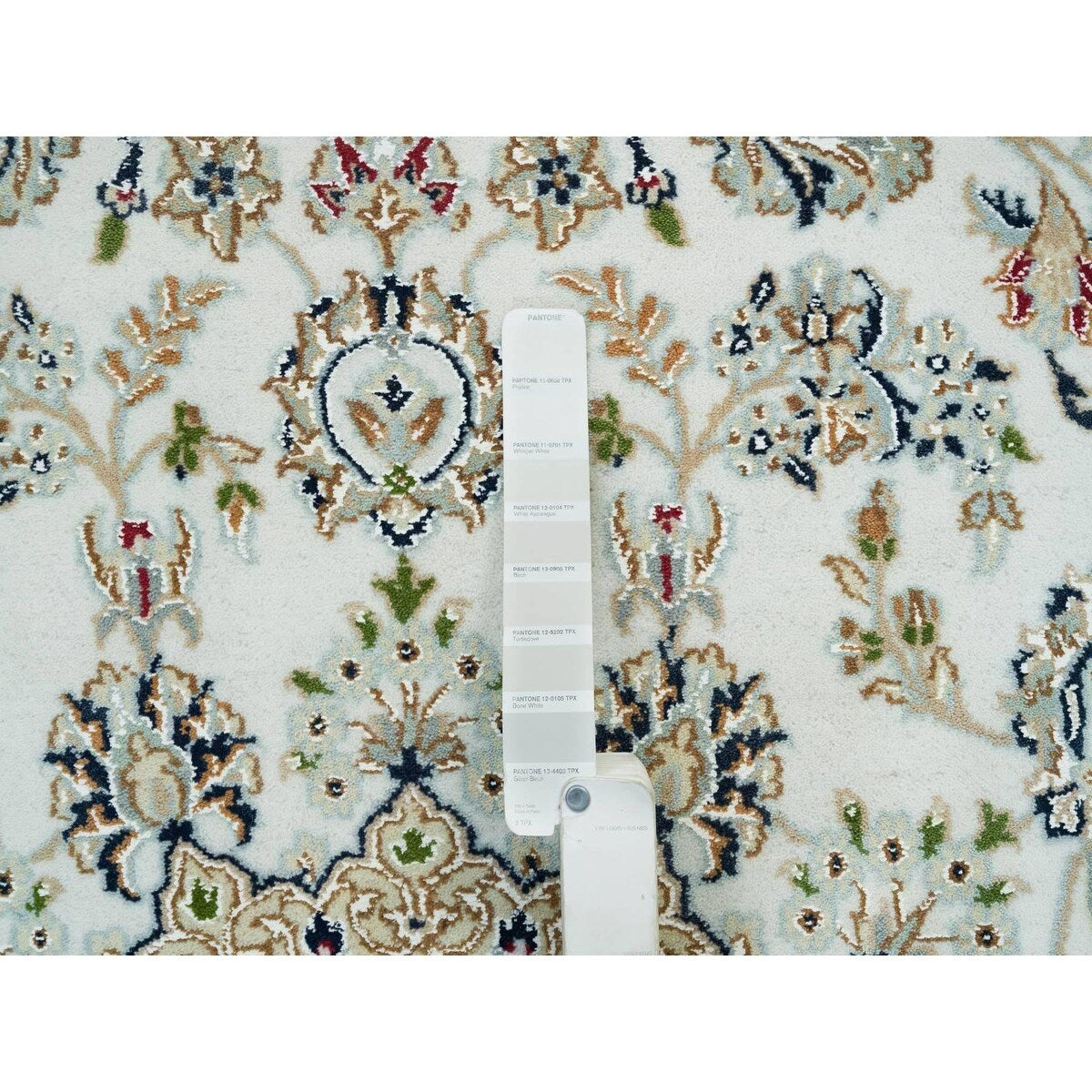 Shahbanu Rugs Ivory, Nain with Center Medallion Flower Design 250 KPSI, Pure Wool Hand Knotted, Oriental Rug (6'1" x 9'4")