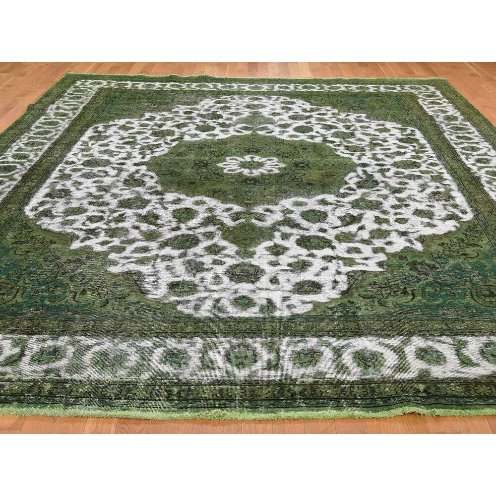 Shahbanu Rugs Light Green OverdyedHi-low Vintage Hand-Knotted Rug (9'7" x 12'5") - 9'7" x 12'5"