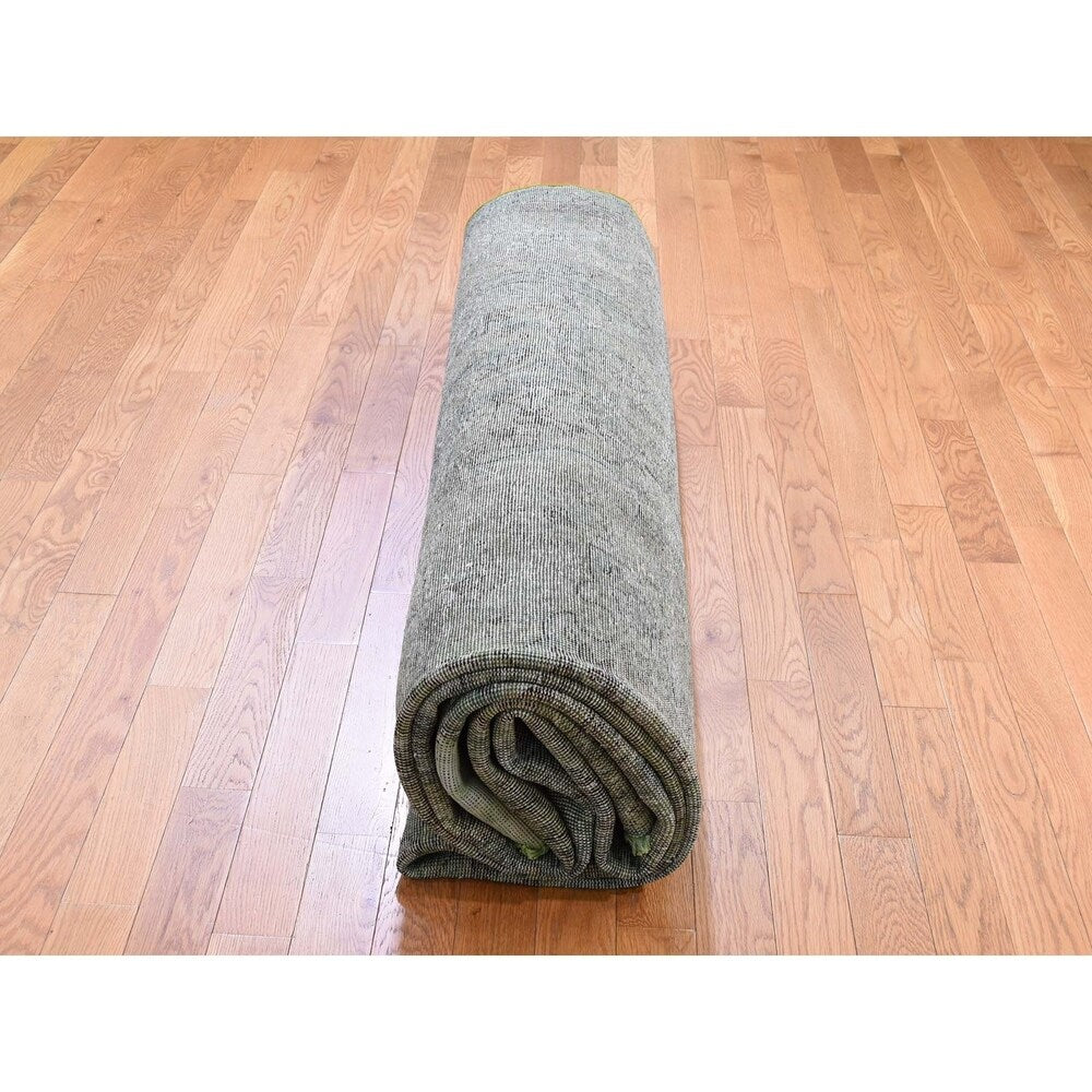Shahbanu Rugs Light Green OverdyedHi-low Vintage Hand-Knotted Rug (9'7" x 12'5") - 9'7" x 12'5"