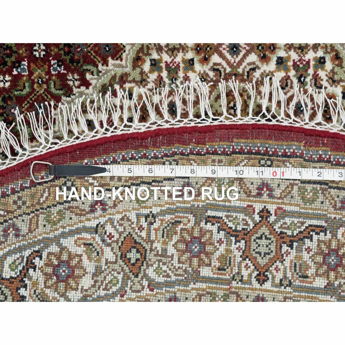 Shahbanu Rugs Mahogany Red Tabriz Mahi with Fish Medallion Design 175 KPSI Pure Wool Hand Knotted Round Oriental Rug (5'3"x5'3")