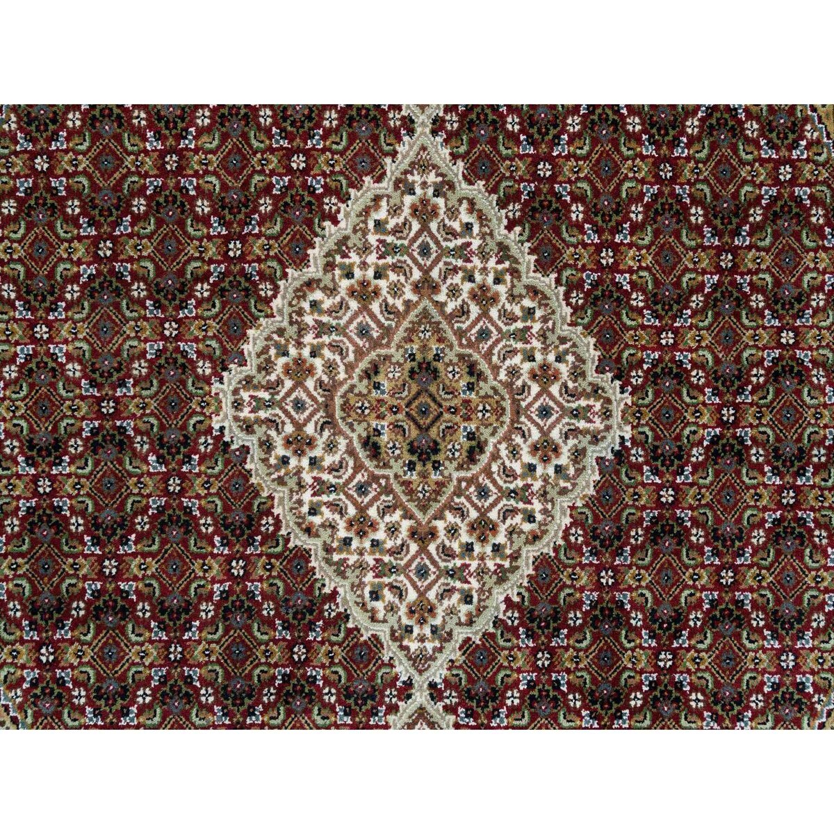 Shahbanu Rugs Mahogany Red Tabriz Mahi with Fish Medallion Design 175 KPSI Pure Wool Hand Knotted Round Oriental Rug (5'3"x5'3")