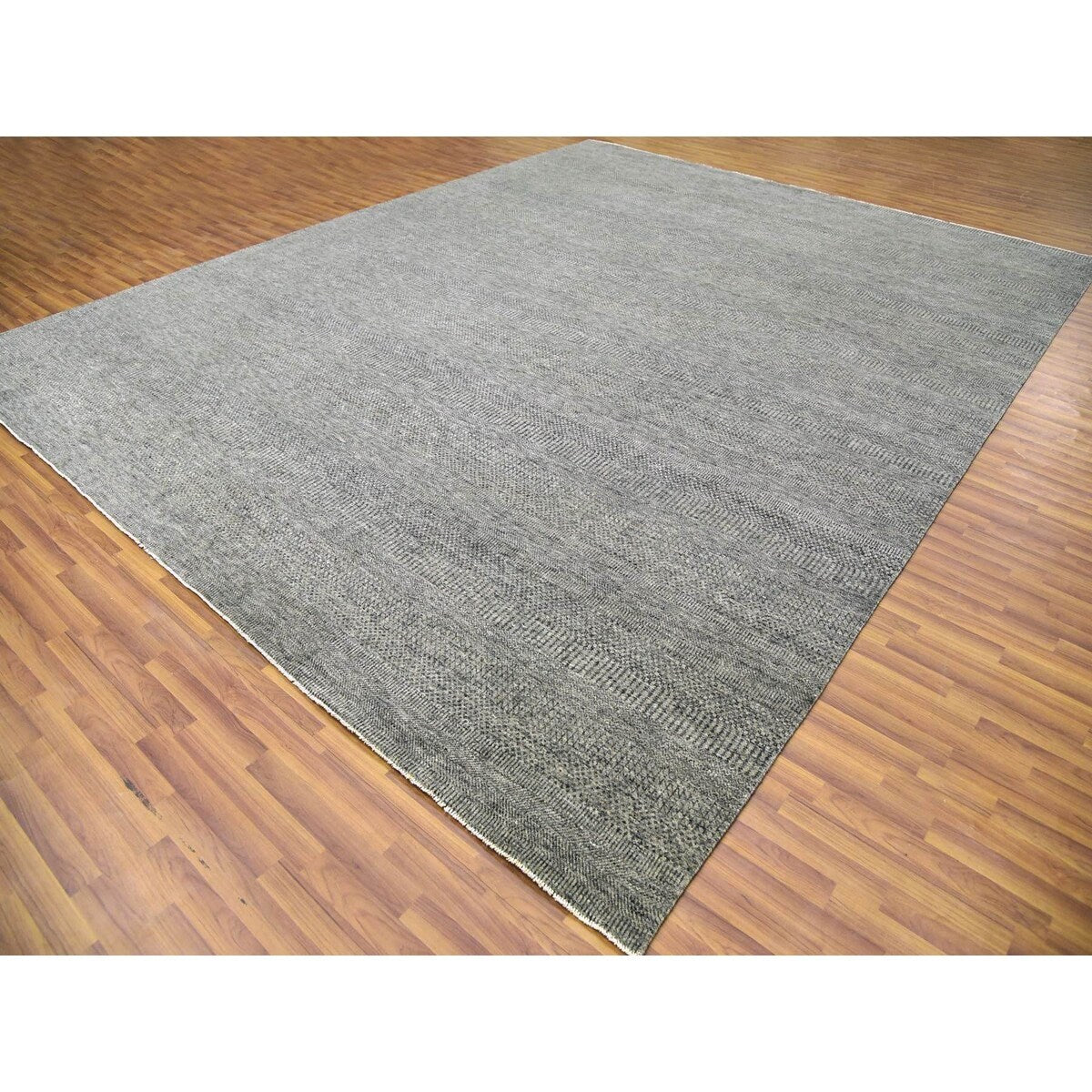 Shahbanu Rugs Medium Gray, Hand Knotted, Modern Grass Design, Natural Undyed Wool, Oversized Oriental Rug (12'0" x 15'1")