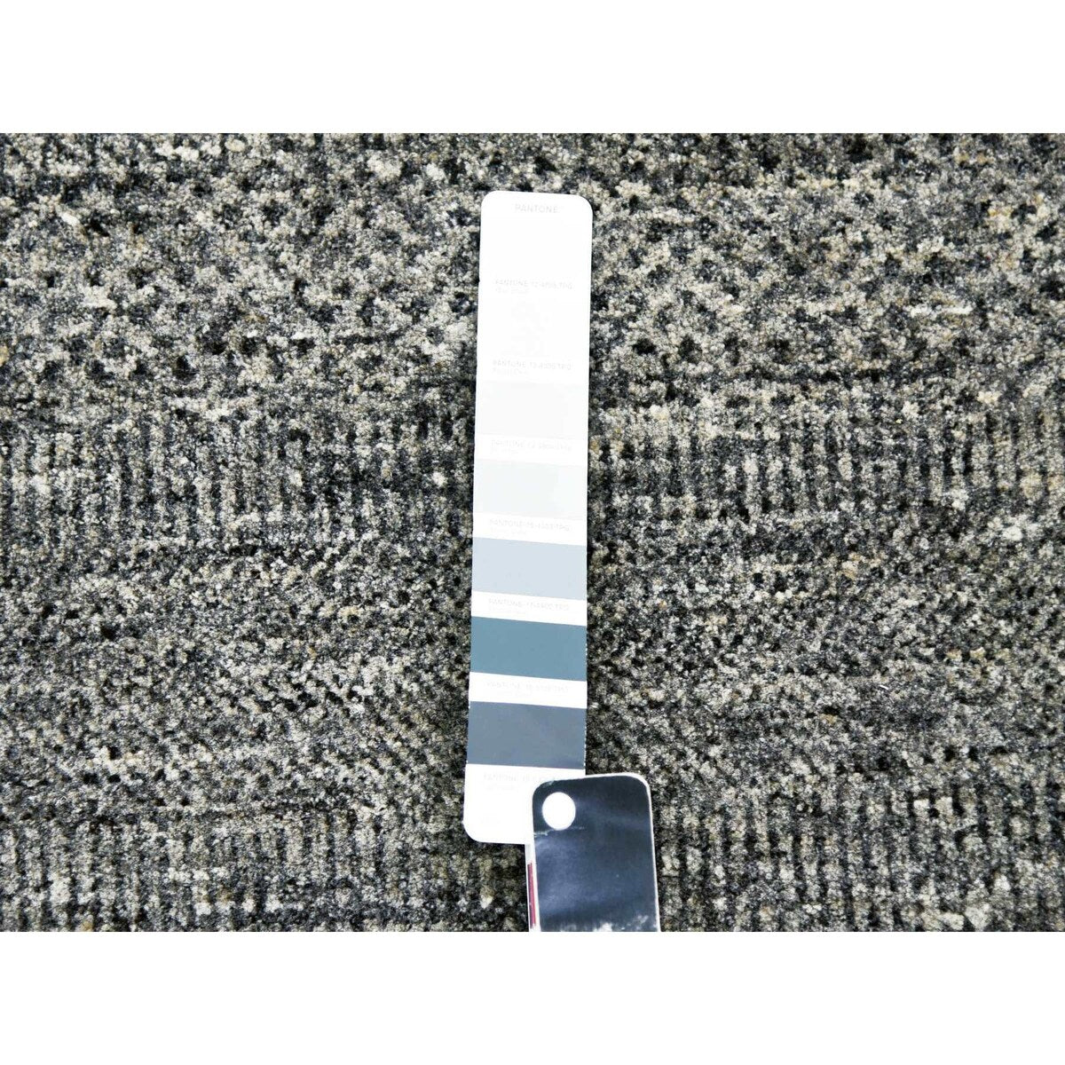 Shahbanu Rugs Medium Gray, Hand Knotted, Modern Grass Design, Natural Undyed Wool, Oversized Oriental Rug (12'0" x 15'1")