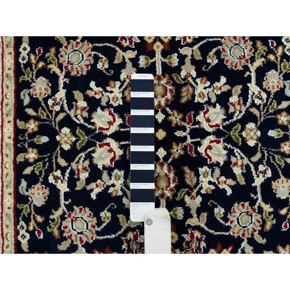 Shahbanu Rugs Midnight Blue Nain with Center Medallion Flower Design 250 KPSI Hand Knotted Runner Oriental Rug (2'8" x 8'2")