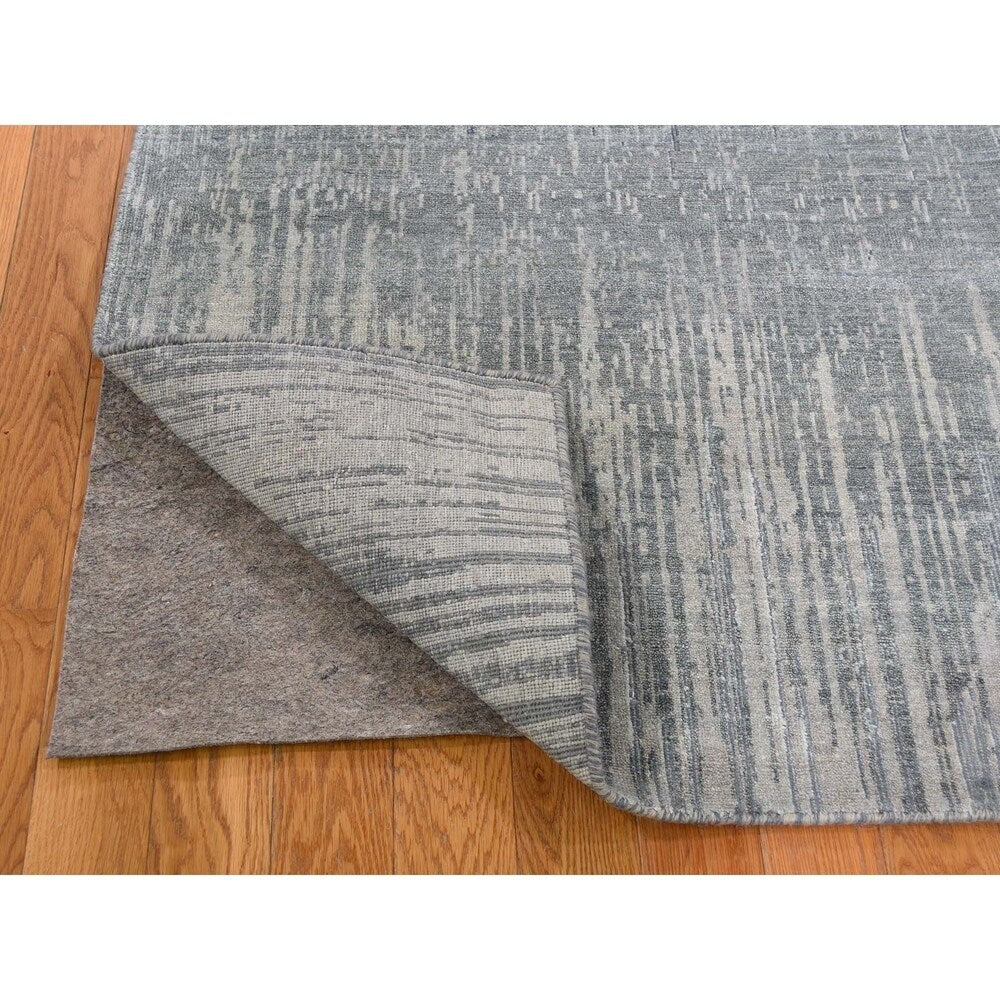 Shahbanu Rugs Ombre Design Pure Silk Hand-Knotted Rug (5'0" x 7'3") - 5'0" x 7'3"