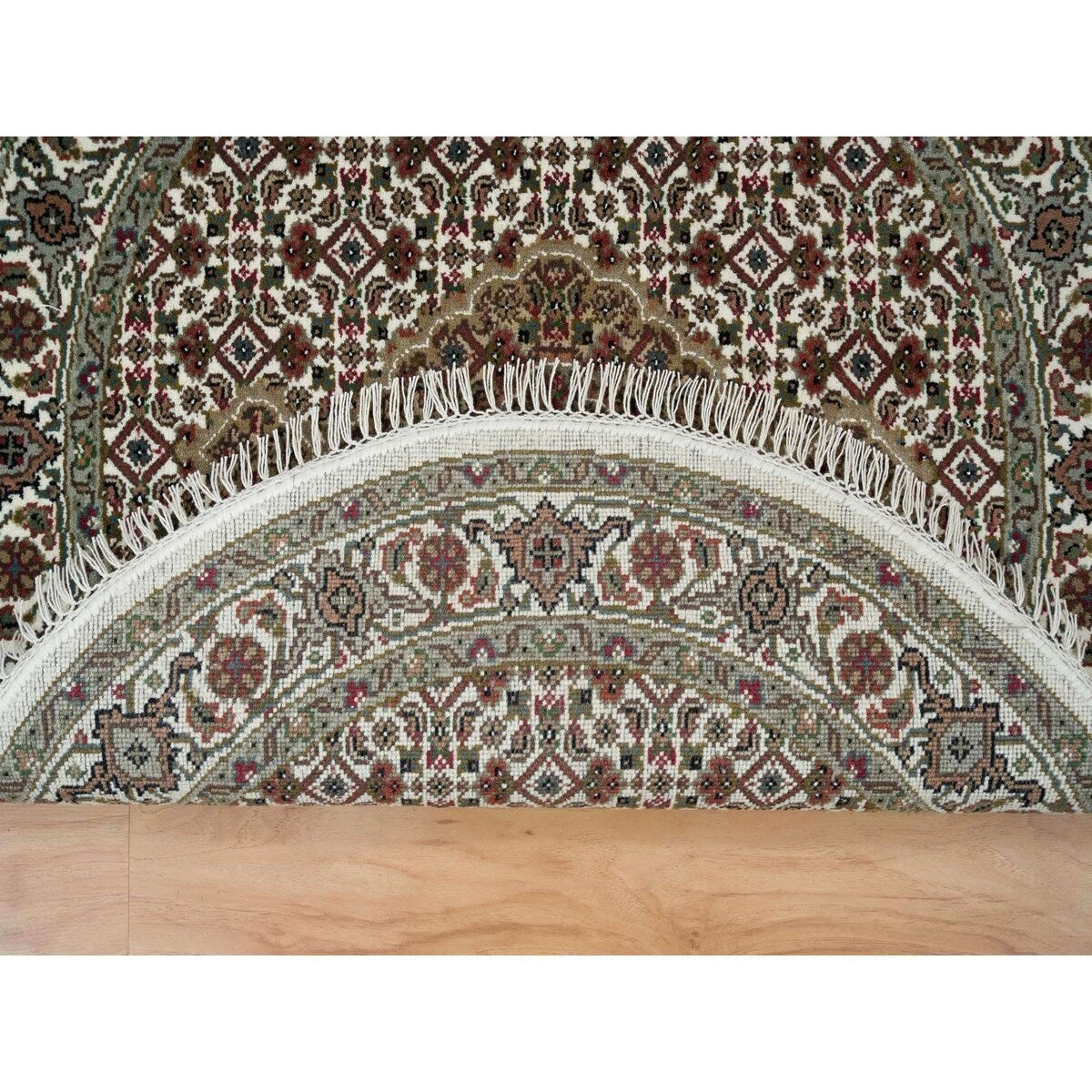 Shahbanu Rugs Porcelain White Beaver Brown Hand Knotted 175 KPSI Wool Tabriz Mahi Fish Medallion Design Round Rug (3'4" x 3'4")