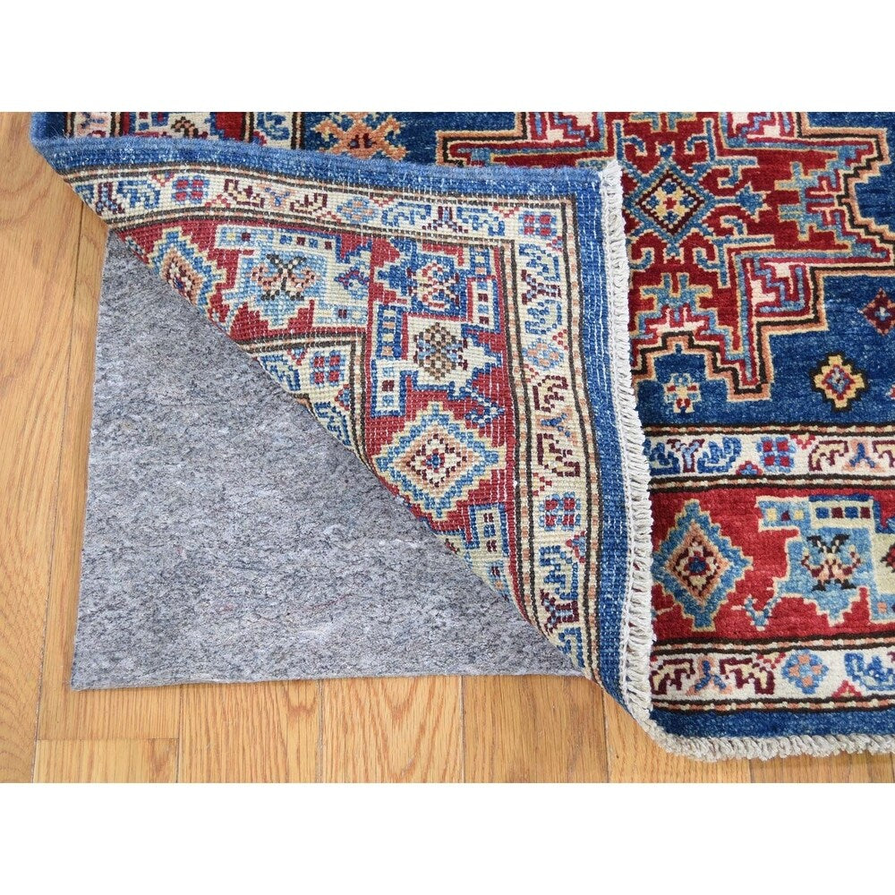 Shahbanu Rugs Pure Wool Hand-Knotted Special Kazak Oriental Rug (3'0" x 4'9") - 3'0" x 4'9"