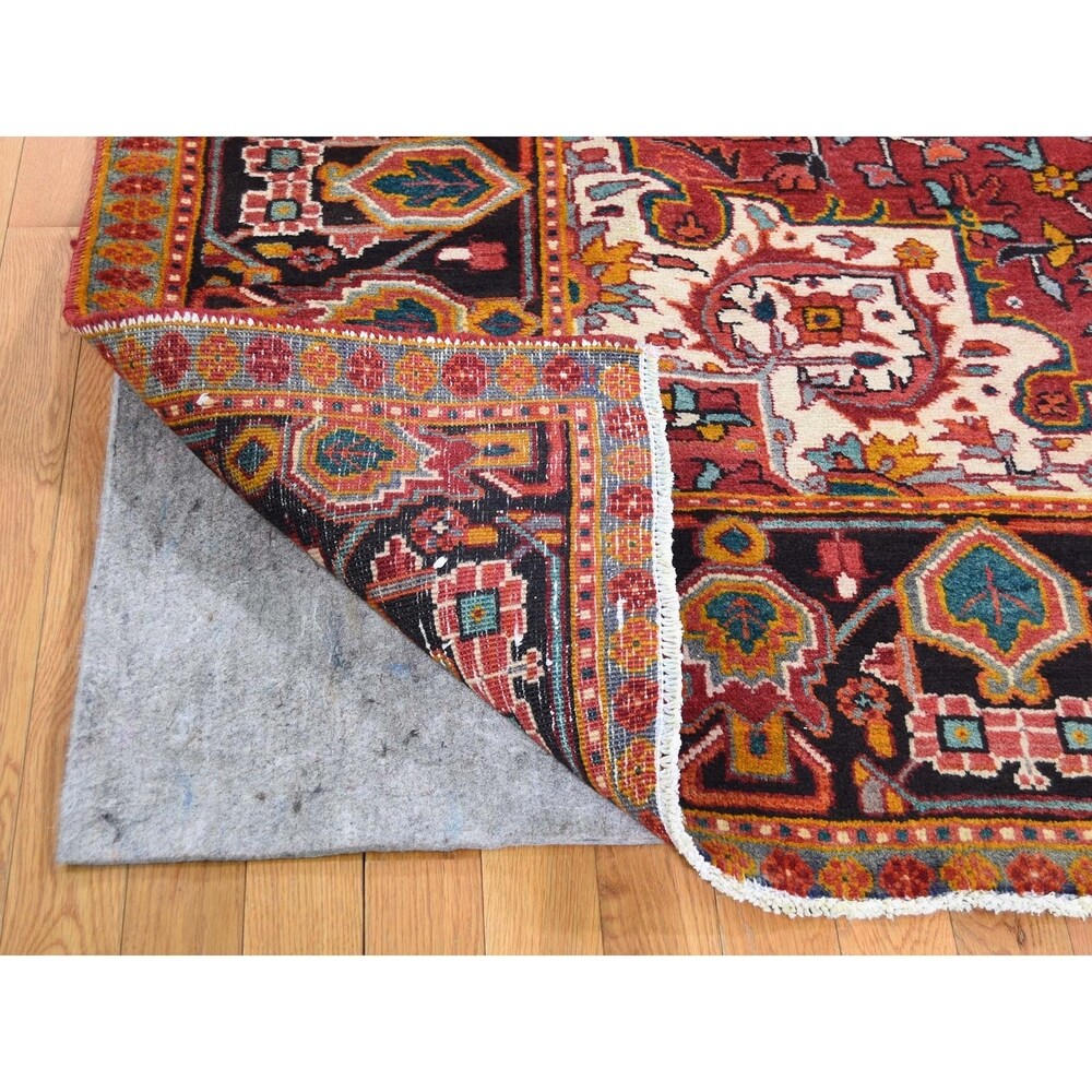 Shahbanu Rugs Red,Vintage Persian Heriz Flower Design Hand-Knotted Oriental Rug (7'6" x 10'7") - 7'6" x 10'7"