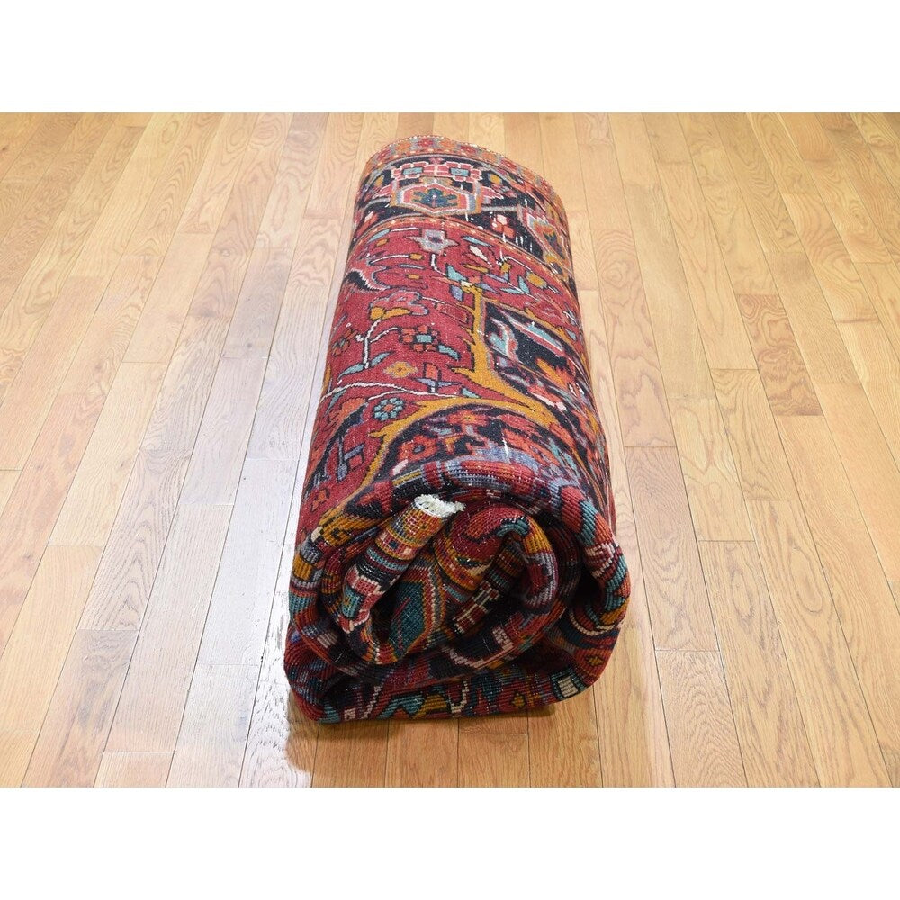 Shahbanu Rugs Red,Vintage Persian Heriz Flower Design Hand-Knotted Oriental Rug (7'6" x 10'7") - 7'6" x 10'7"
