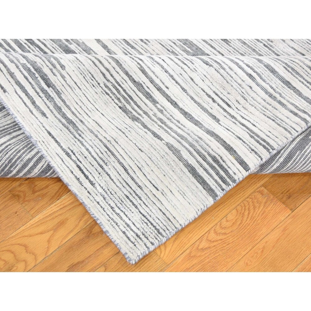 Shahbanu Rugs Silk with Oxidized Wool Gabbeh Design Hi-Lo Pile Oriental Rug (9'1" x 12'3") - 9'1" x 12'3"
