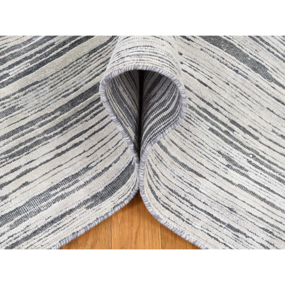 Shahbanu Rugs Silk with Oxidized Wool Gabbeh Design Hi-Lo Pile Oriental Rug (9'1" x 12'3") - 9'1" x 12'3"