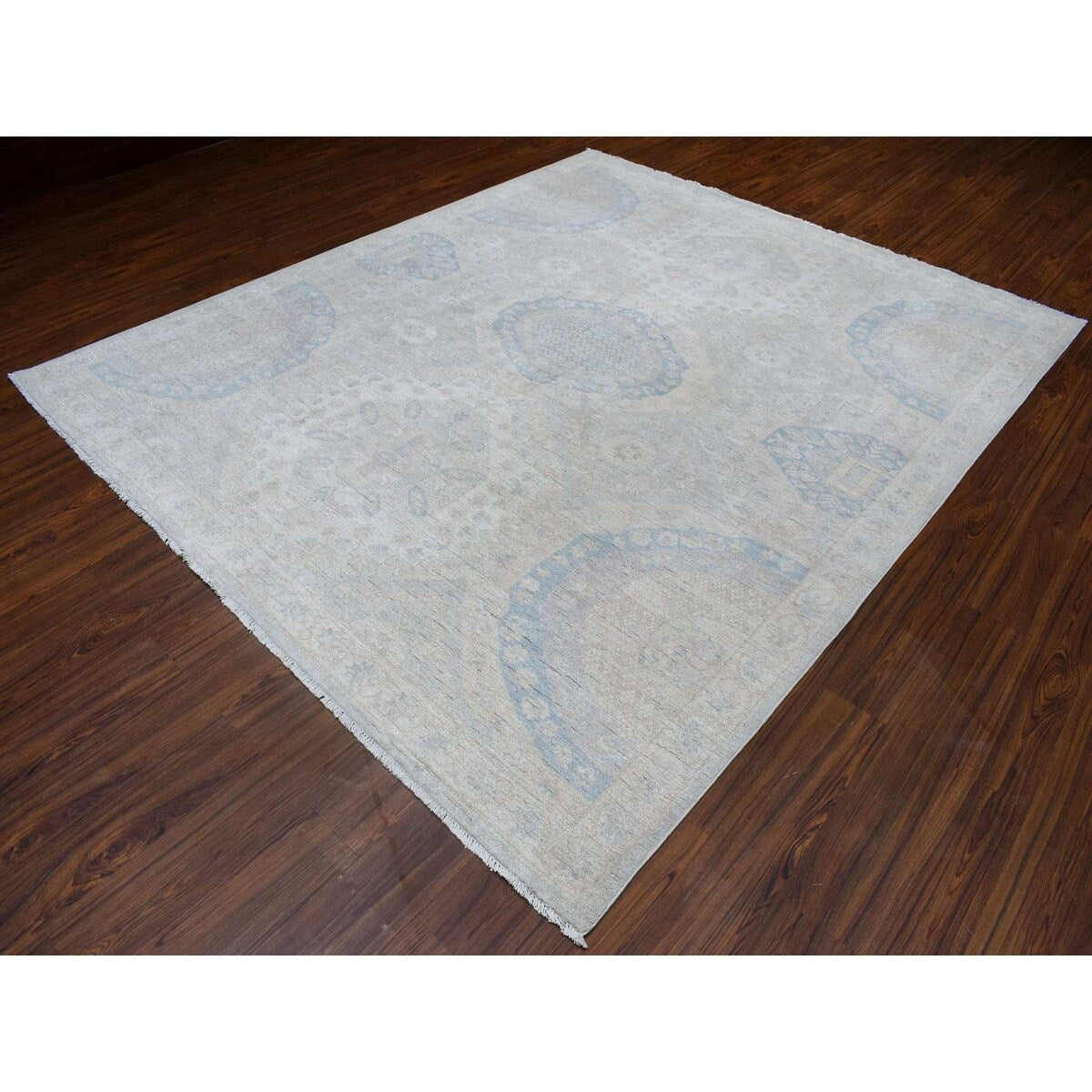 Shahbanu Rugs Silver Wash Peshawar with Khotan Design Pure Wool Hand Knotted Oriental Rug (8'0" x 9'6") - 8'0" x 9'6"