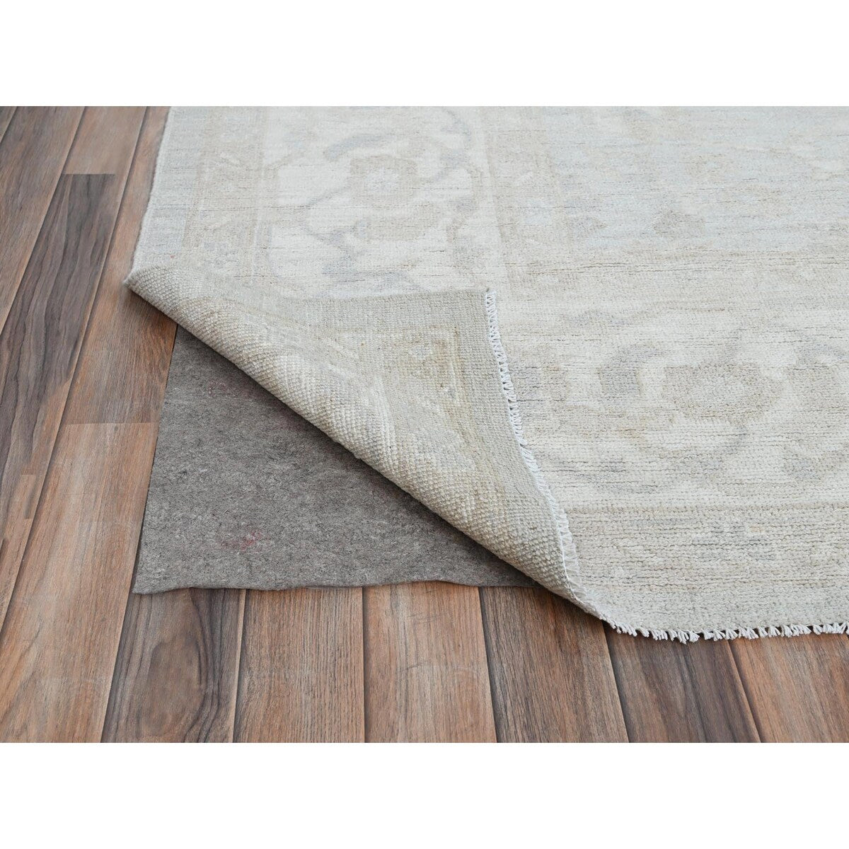 Shahbanu Rugs Sterling Gray Extra Soft Wool White Wash Peshawar Hand Knotted Geometric Design Oriental Rug 9'1"x12' - 9'1" x 12'
