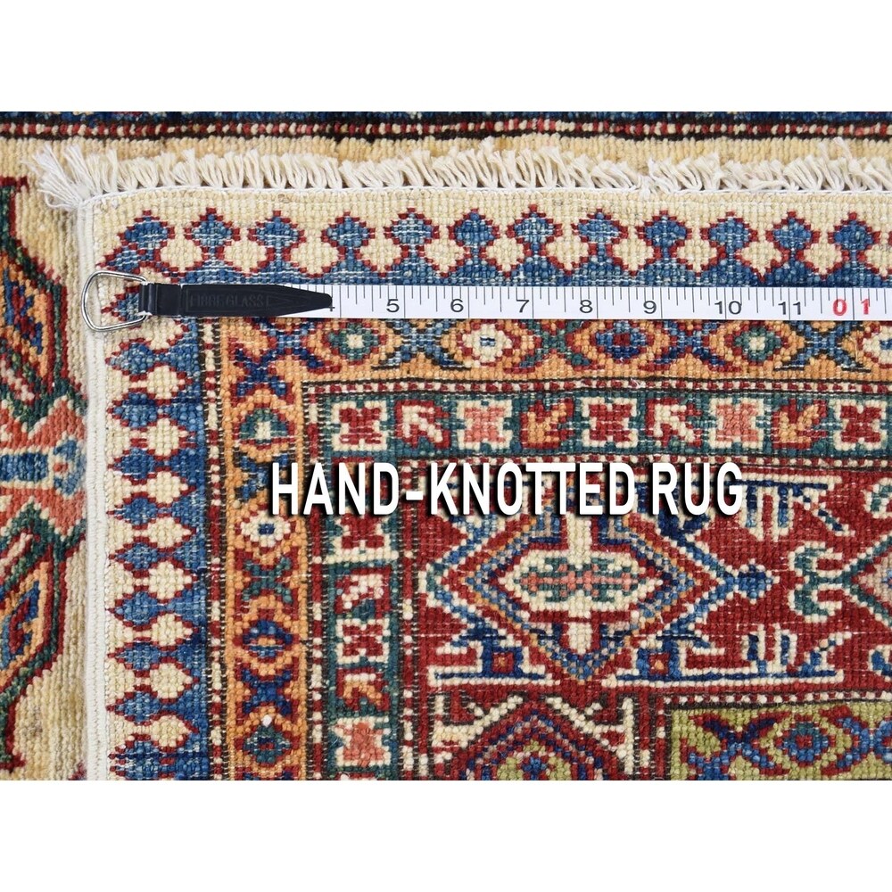 Shahbanu Rugs Super Kazak Pure Wool Beige Geometric Design Hand-Knotted Oriental Rug (4'8" x 6'9") - 4'8" x 6'9"