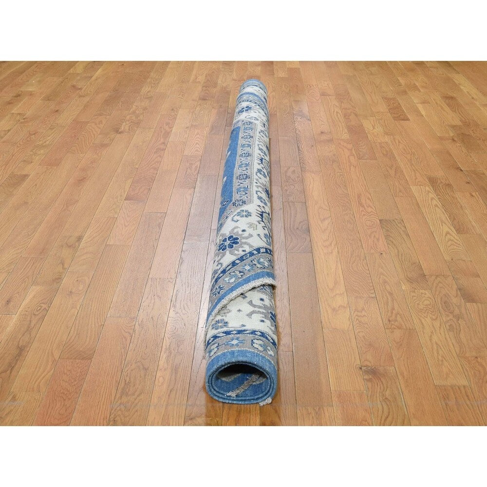 Shahbanu Rugs Vintage Look Kazak Pure Wool Octagonal Hand-Knotted Rug (7'9" x 8'0") - 7'9" x 8'0"