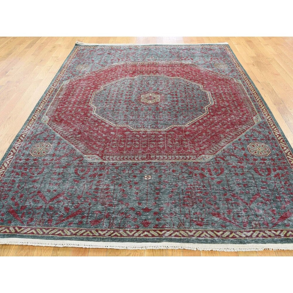 Shahbanu Rugs Vintage Look Mamluk Worn Wool Natural Colors Hand-Knotted Oriental Rug (6'0" x 8'10") - 6'0" x 8'10"