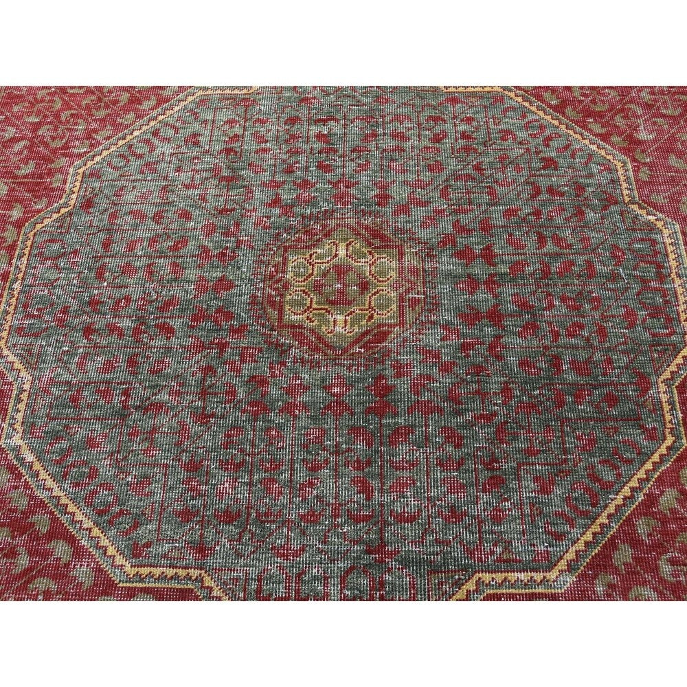 Shahbanu Rugs Vintage Look Mamluk Worn Wool Natural Colors Hand-Knotted Oriental Rug (6'0" x 8'10") - 6'0" x 8'10"
