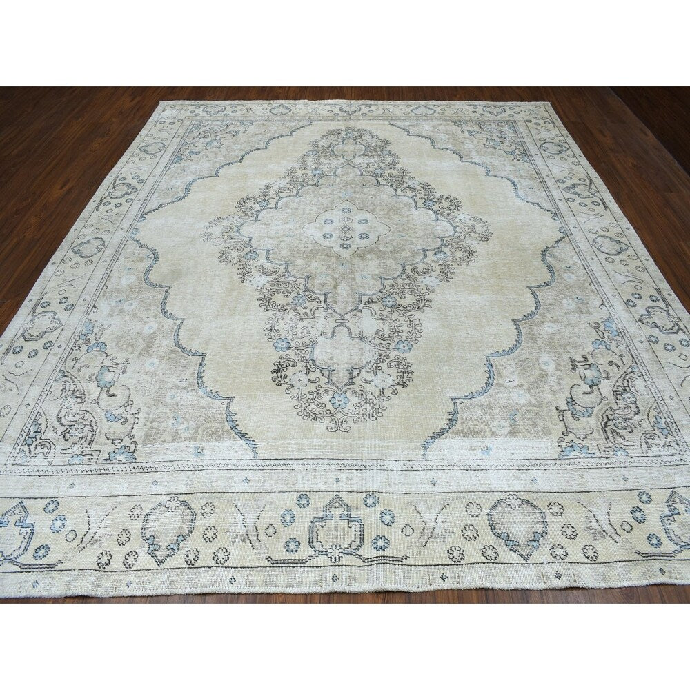 Shahbanu Rugs Vintage White Wash Tabriz Worn Wool Hand-Knotted Oriental Rug (9'5" x 10'8") - 9'5" x 10'8"