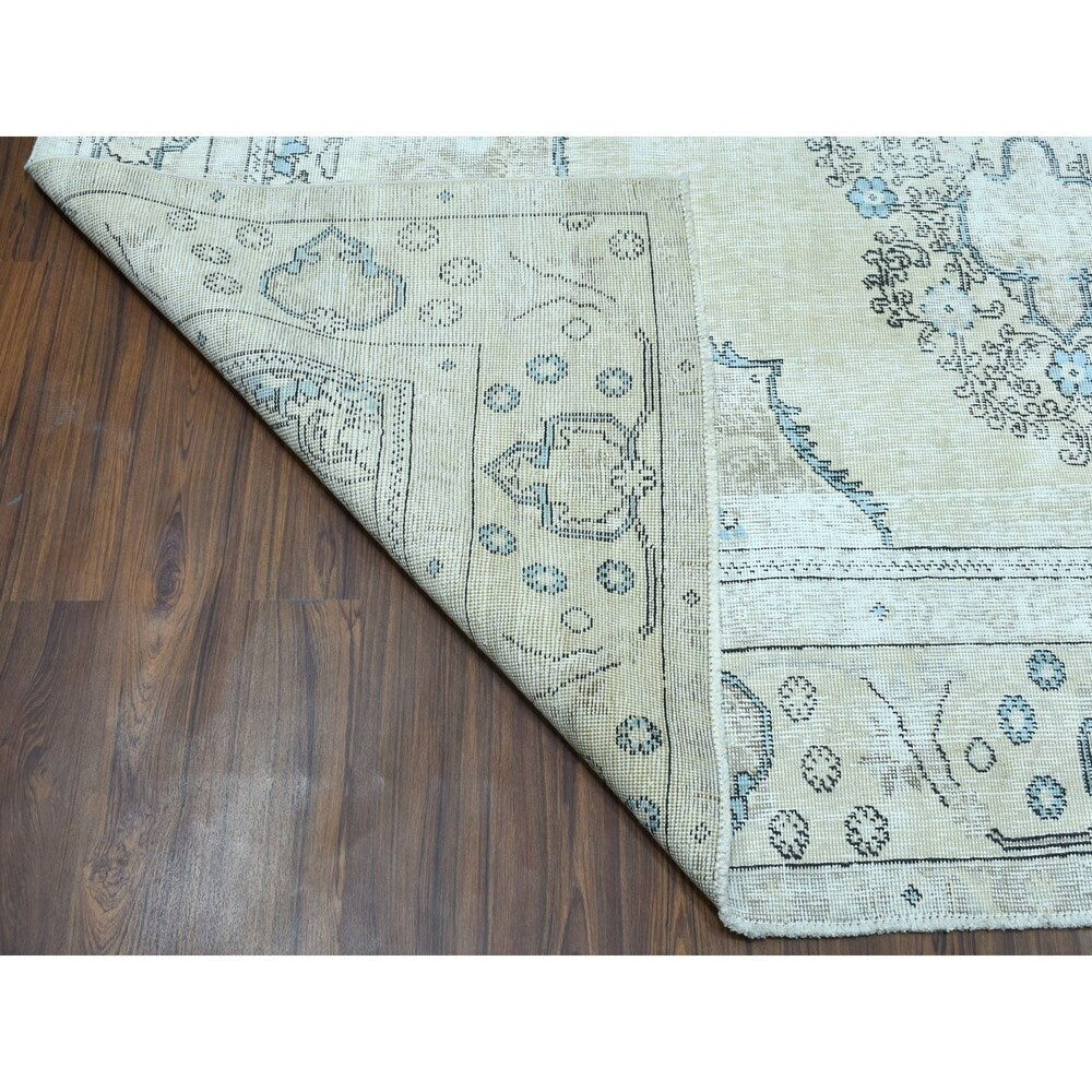 Shahbanu Rugs Vintage White Wash Tabriz Worn Wool Hand-Knotted Oriental Rug (9'5" x 10'8") - 9'5" x 10'8"