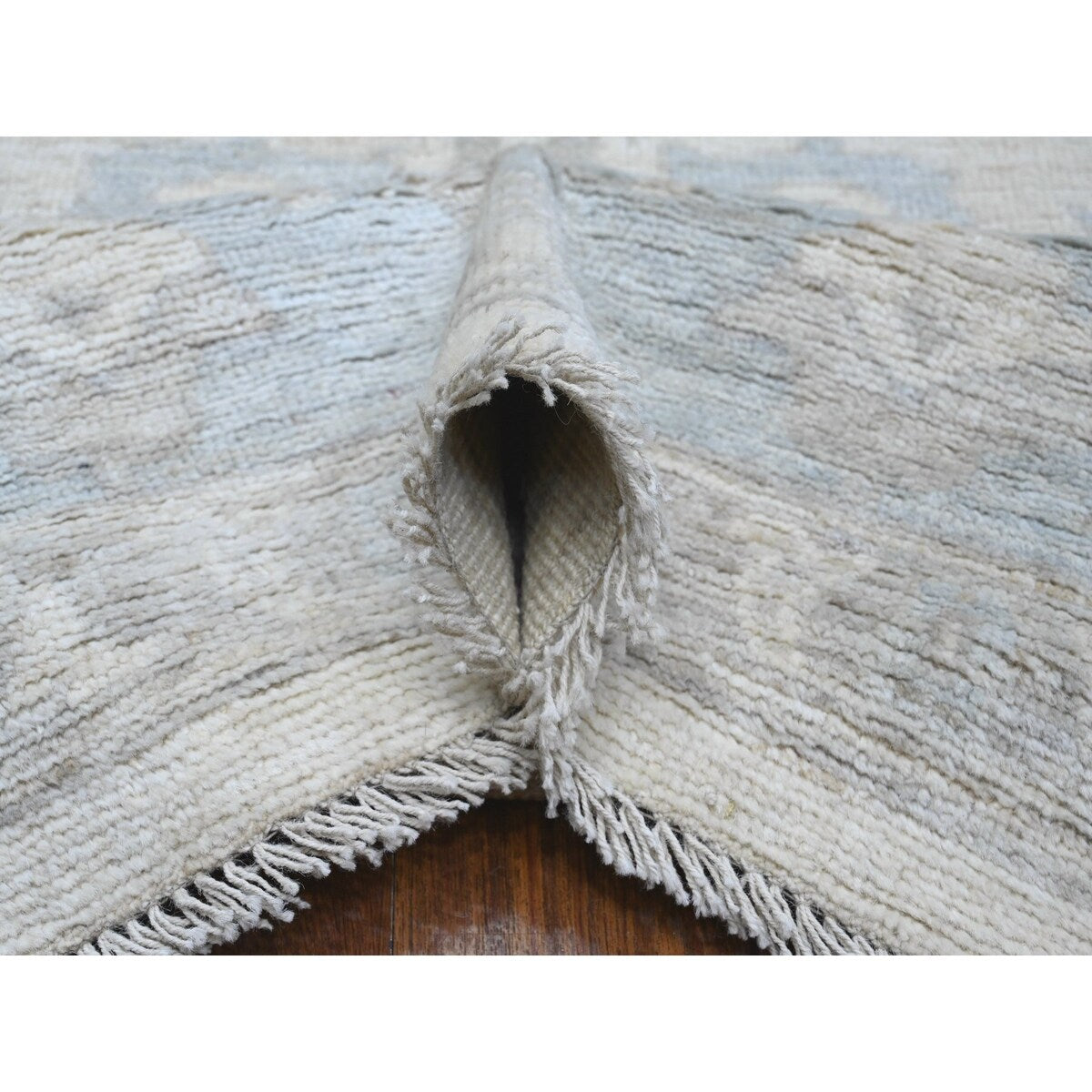 Shahbanu Rugs Whisper White Hand Knotted Wool Weft Village Floral Medallions Faded Afghan Oushak Rug (8'10"x11'10")