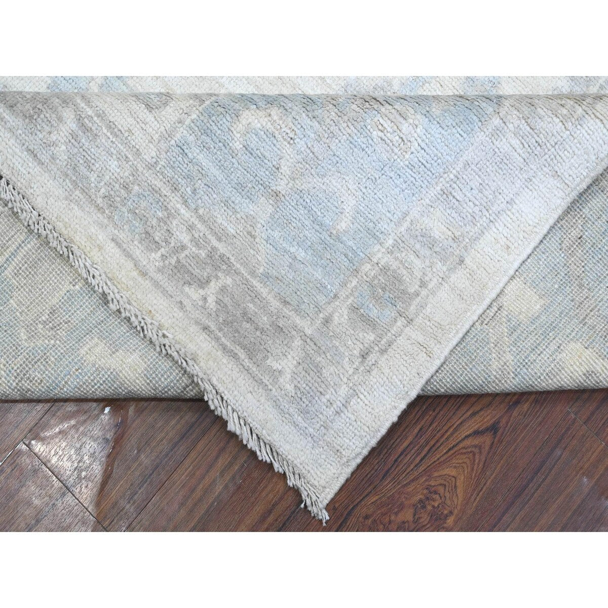 Shahbanu Rugs Whisper White Hand Knotted Wool Weft Village Floral Medallions Faded Afghan Oushak Rug (8'10"x11'10")