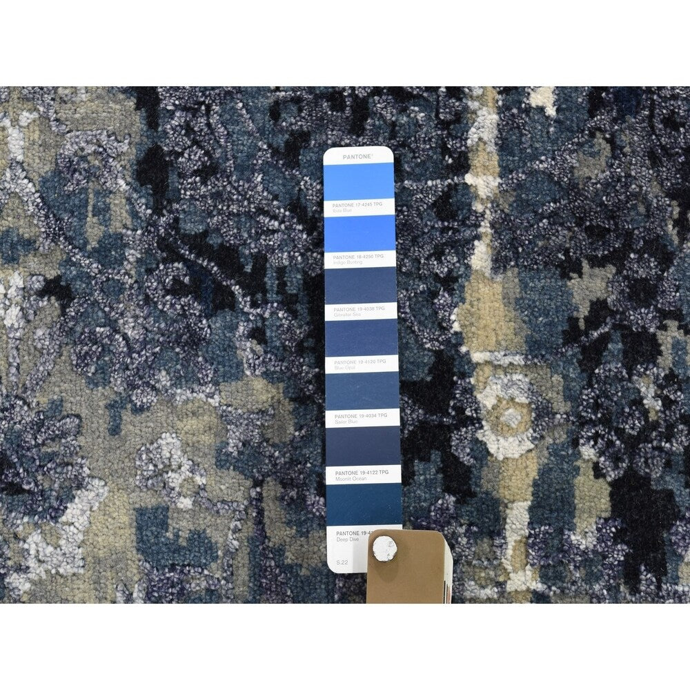 Shahbanu Rugs Wool And Silk Shibori Design Tone On Tone Hand Knotted Oriental Rug (6'0" x 8'10") - 6'0" x 8'10"
