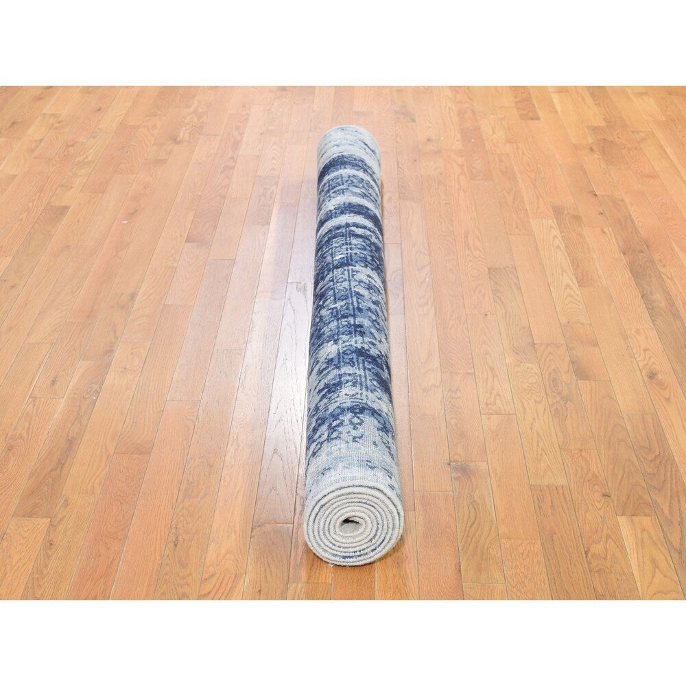 Shahbanu Rugs Wool And Silk Shibori Design Tone On Tone Hand Knotted Oriental Rug (6'0" x 8'10") - 6'0" x 8'10"