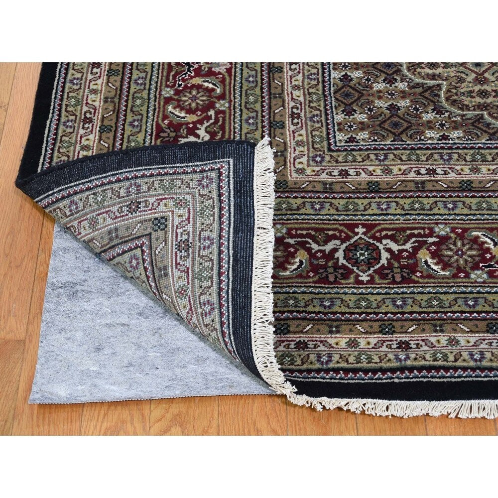 Shahbanu Rugs Wool and Silk Tabriz Mahi Hand-Knotted Oriental Rug (9'0" x 12'0") - 9'0" x 12'0"