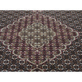 Shahbanu Rugs Wool and Silk Tabriz Mahi Hand-Knotted Oriental Rug (9'0" x 12'0") - 9'0" x 12'0"