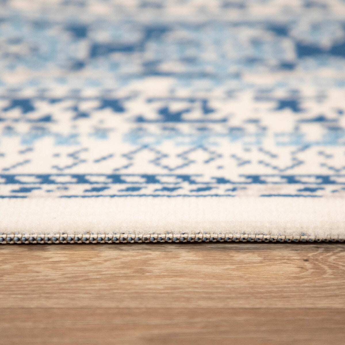 Shahira Vintage Border Indoor/Outdoor Area Rug