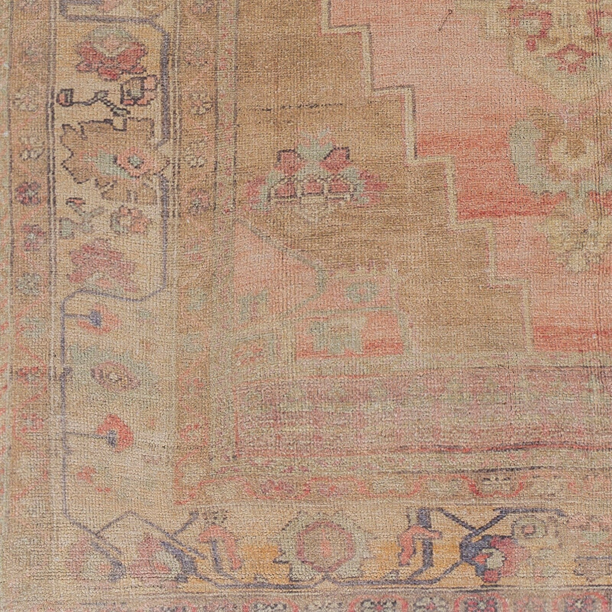 Livabliss Shamine Traditional Handmade Area Rug