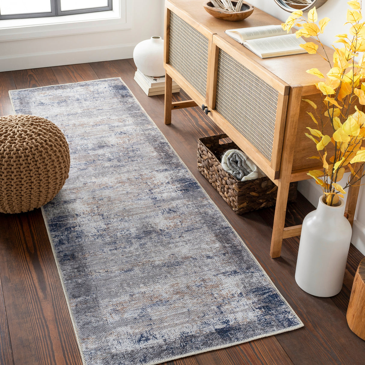 Livabliss Sheena Traditional Abstract Machine Washable Area Rug