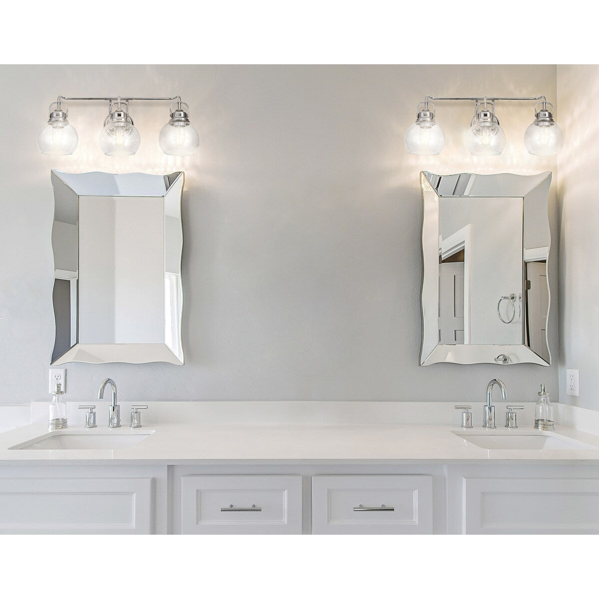 Shirley 24" 3-light Metal/ Bubbled Glass Vanity Light, Chrome by JONATHAN Y