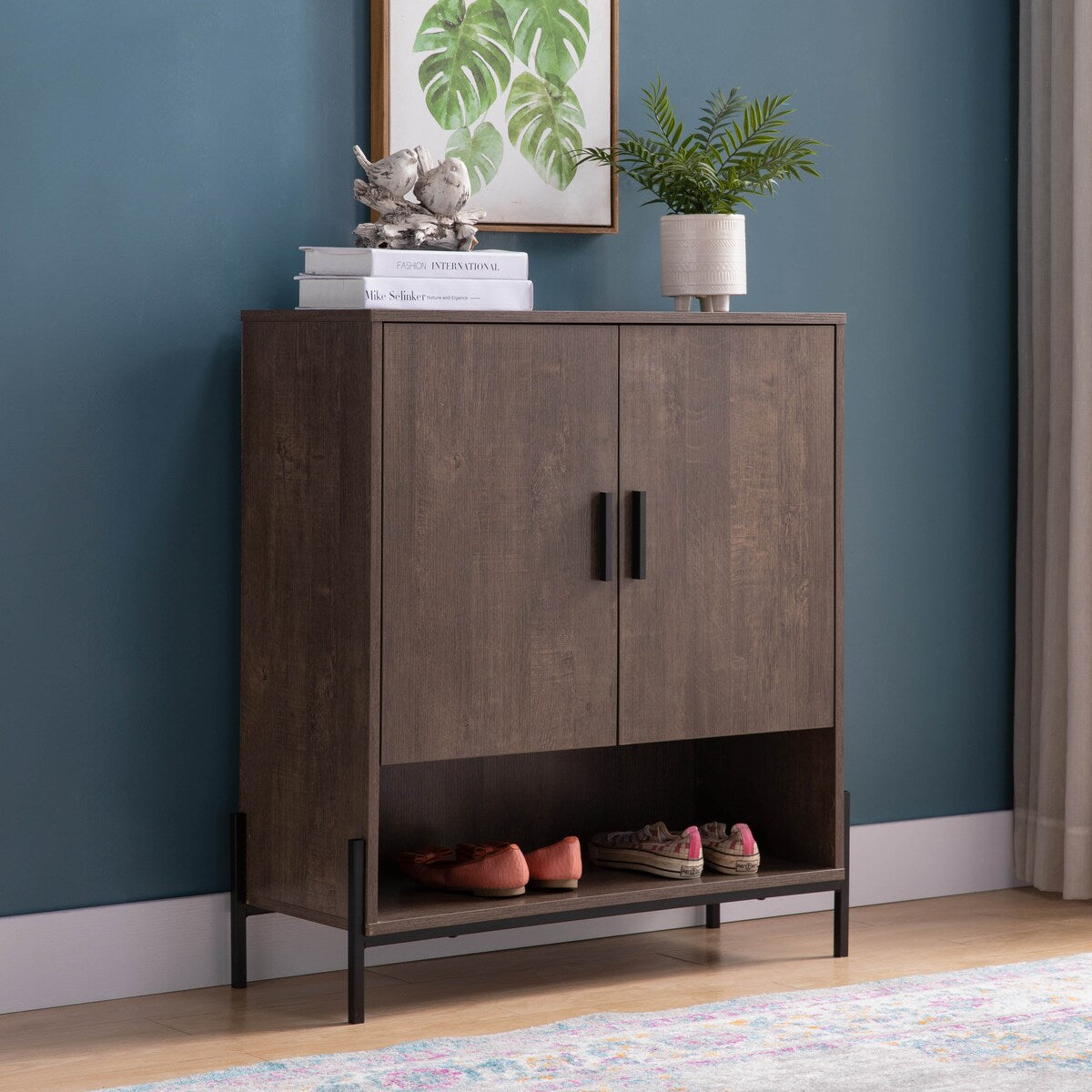 Shoe Cabinet With Two Doors And Four Shelves