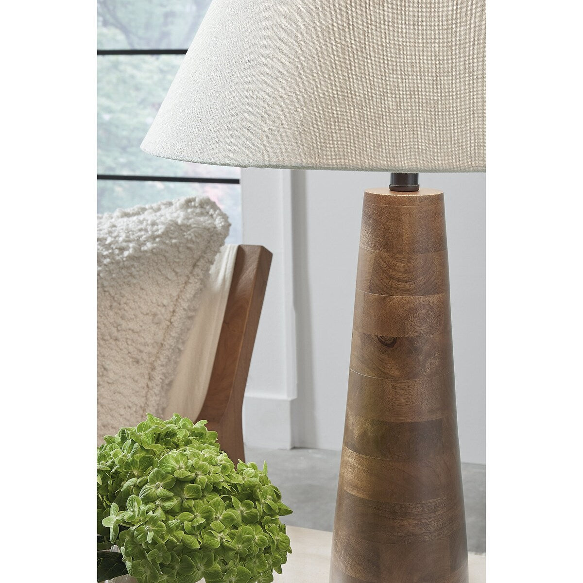Signature Design by Ashley Danset Brown Table Lamp - 18.13" W x 18.13" D x 30.13" H