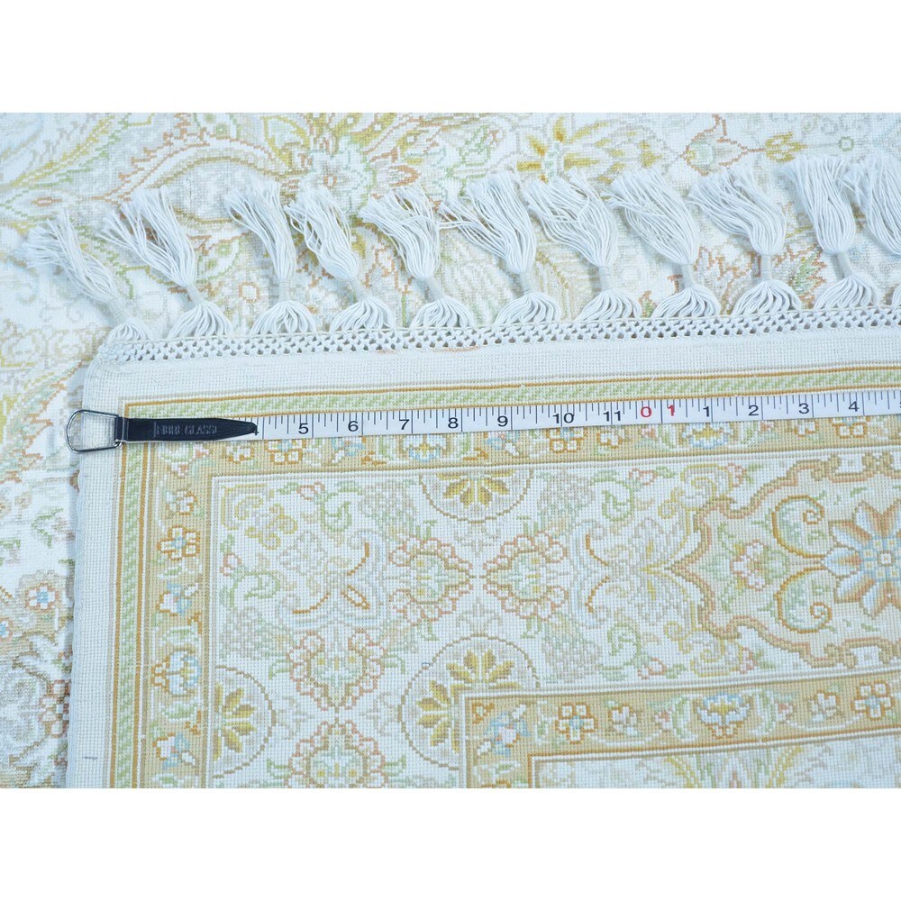 Silken Esfahan Soft Colors 400 KPSI Handmade Oriental Rug
