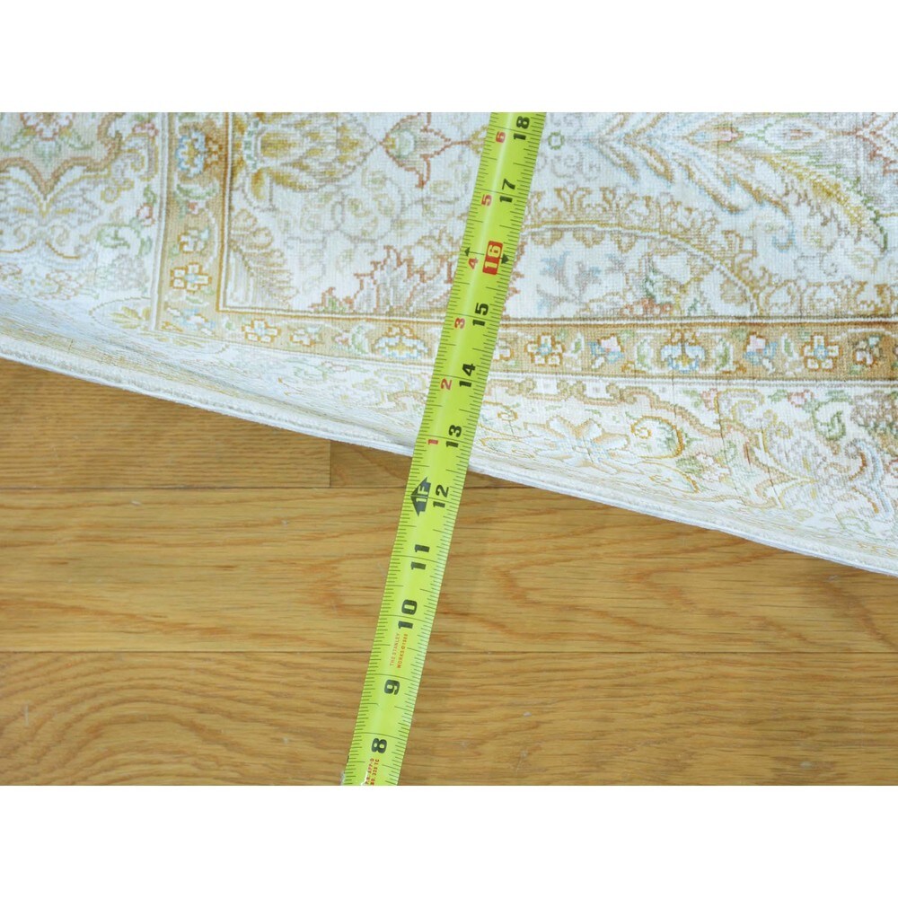 Silken Esfahan Soft Colors 400 KPSI Handmade Oriental Rug